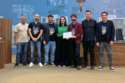 Bloco do Rock é homenageado na Câmara de Pouso Alegre