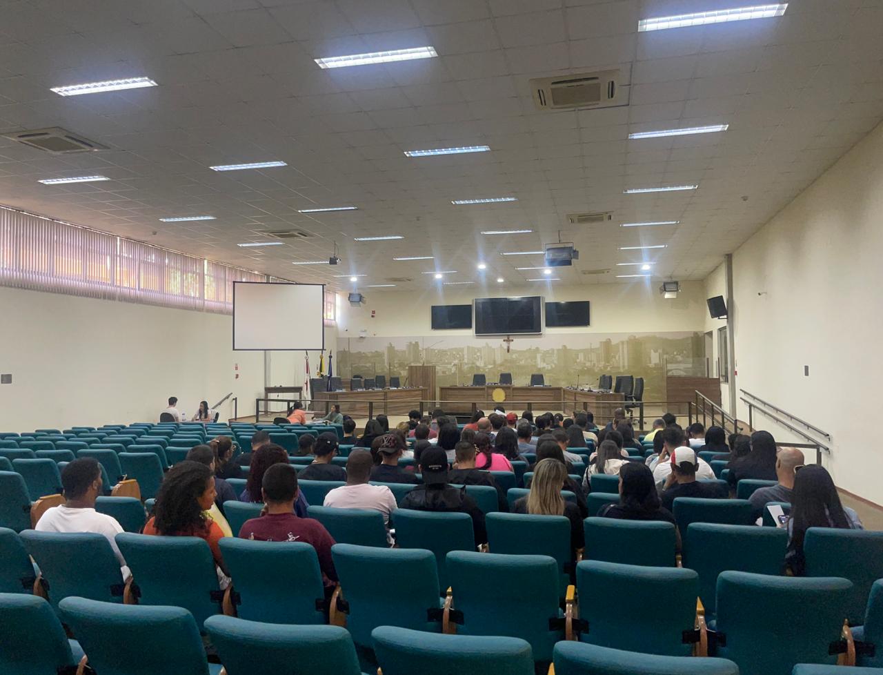 CAC da Câmara realiza processos seletivos e feira de empregos PCD para 339 vagas entre 13 e 17 de abril