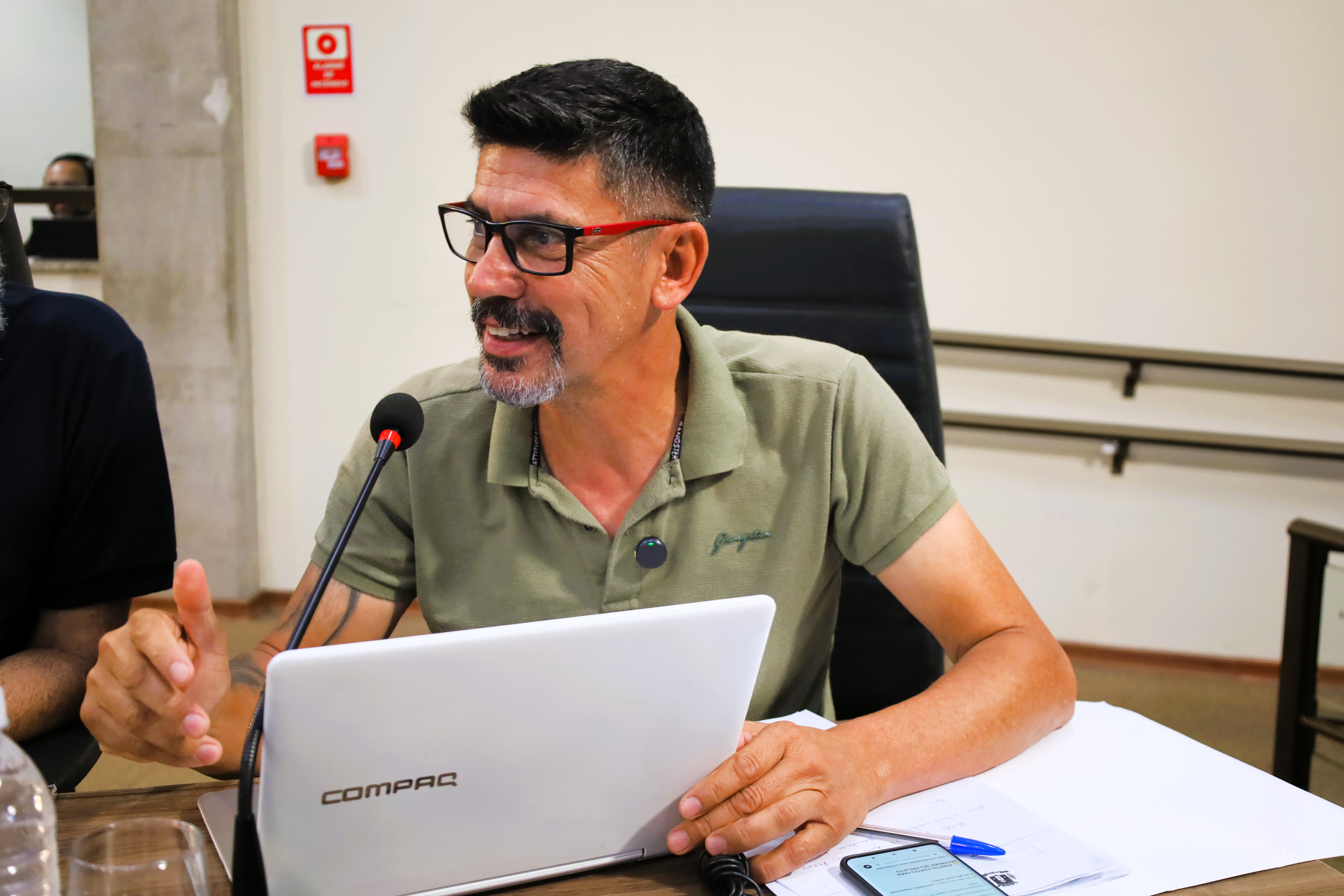 Câmara aprova, em 2º turno, projeto que autoriza sepultamento de pets com tutores