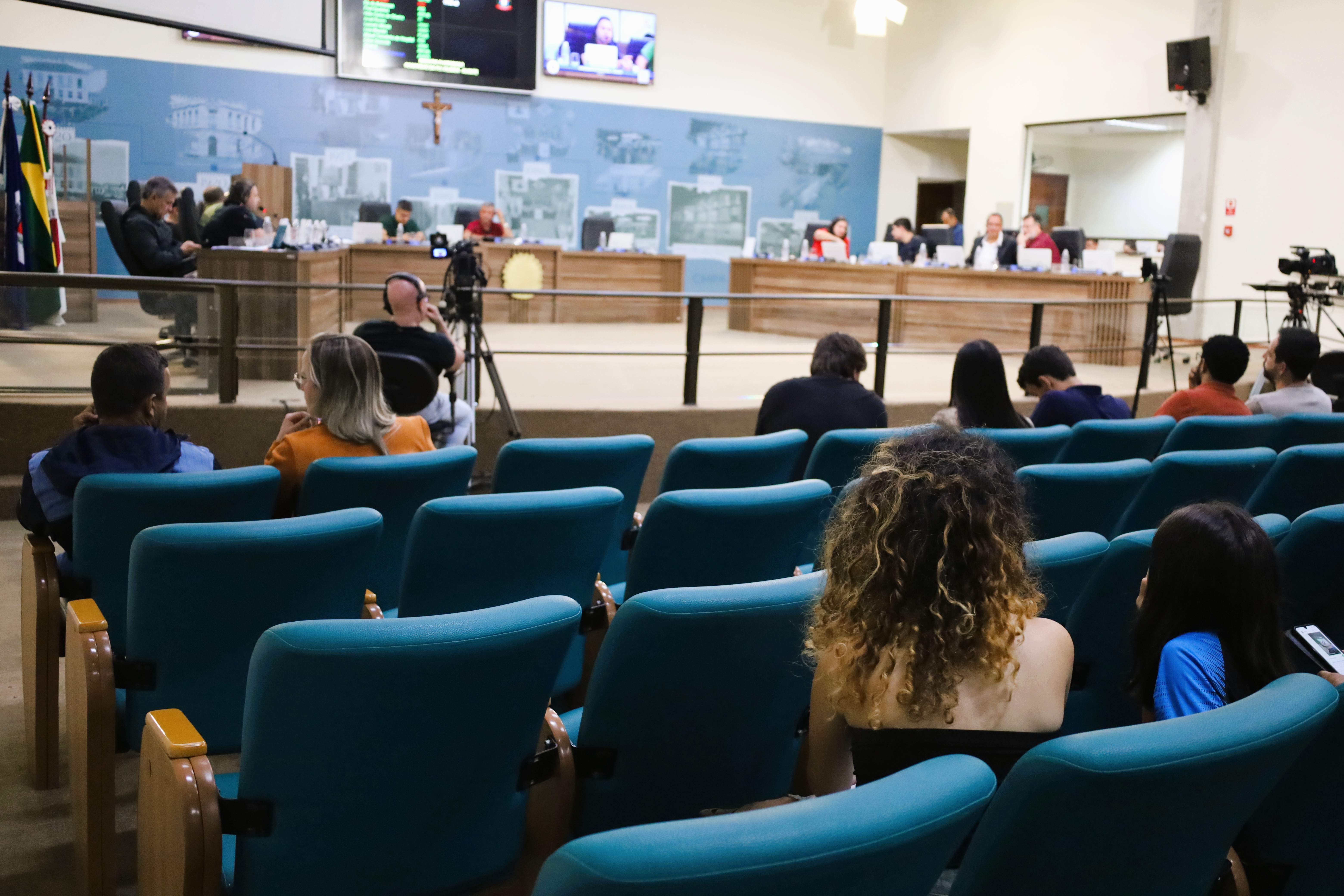 Câmara aprova projetos que fortalecem controle interno, ouvidoria pública e proteção de dados