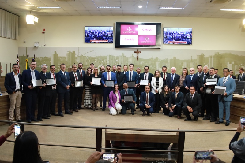 Câmara homenageia advogados com a Comenda Doutor Antônio Tadeu Ribeiro 