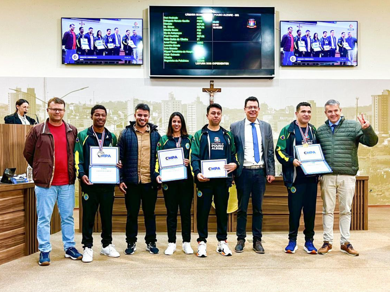 Câmara homenageia atletas de Pouso Alegre premiados no Mundial de Muay Thai