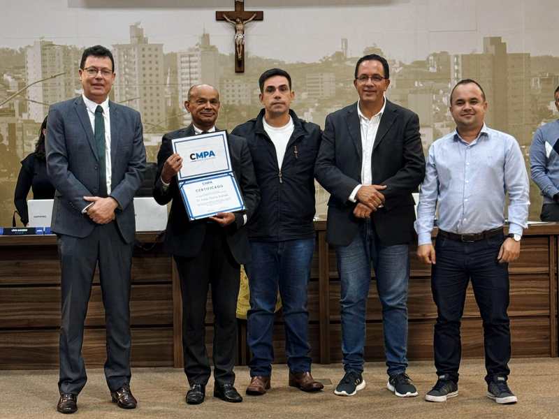 Câmara homenageia o Pr. Isaias Pereira Andrade