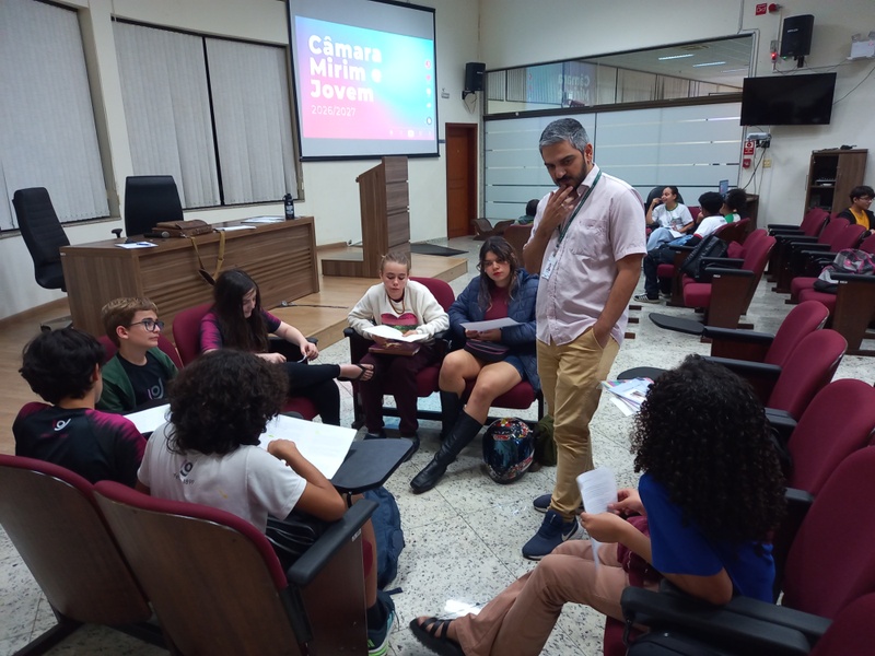 Câmara Mirim e Jovem: atividade prática debate questões relacionadas aos princípios da Administração Pública