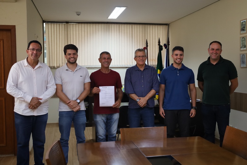 Câmara recebe do Executivo PL que amplia licença-paternidade para servidores públicos municipais