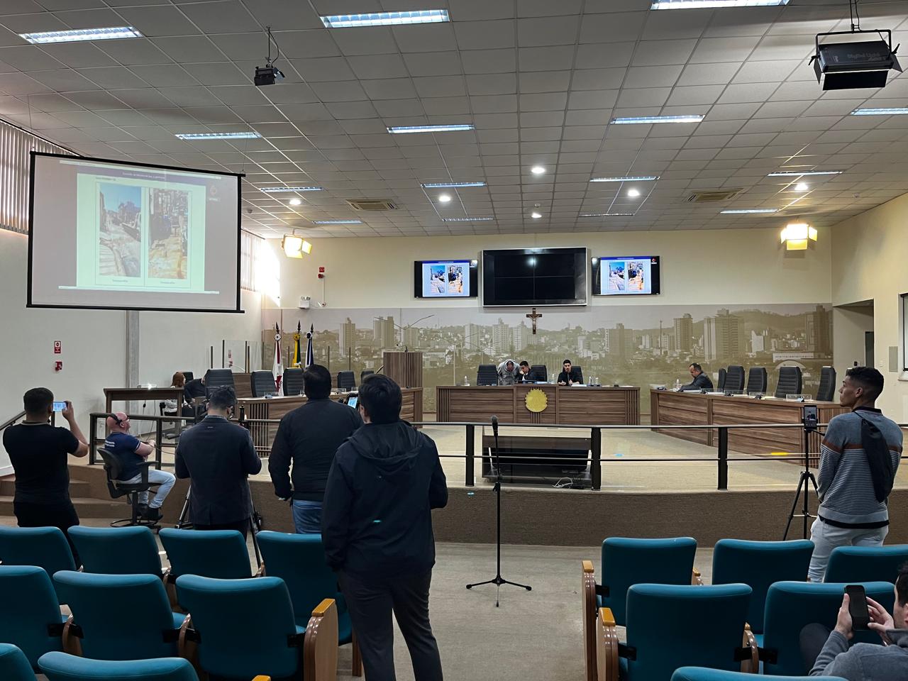 Comissão de Estudos sobre contratos entre a Prefeitura e DAC Engenharia, instaurada na Câmara, apresenta resultados à imprensa