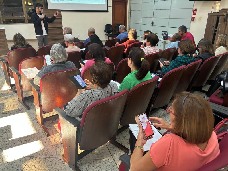 Escola do Legislativo inicia curso voltado à terceira idade com foco na inclusão digital