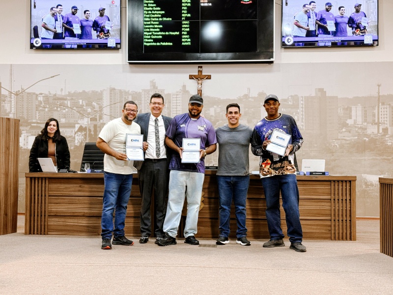 Idealizadores do Festival de Pipas recebem homenagem na Câmara de Pouso Alegre 