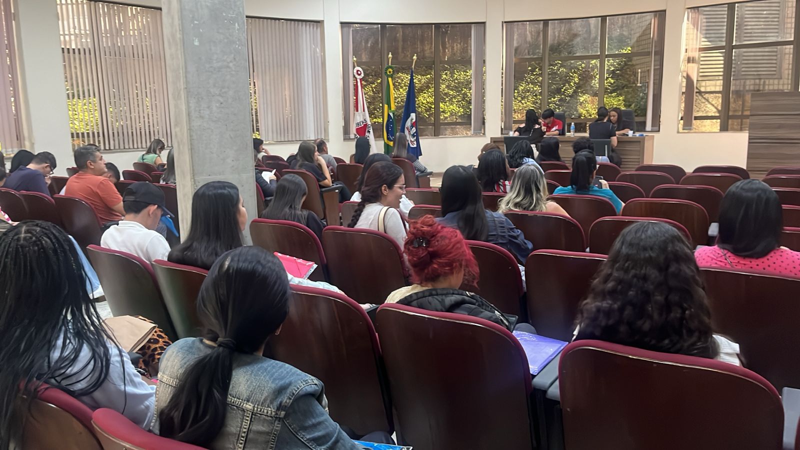 Quase 200 pessoas participam dos processos seletivos da FUVS no CAC da Câmara de Pouso Alegre 