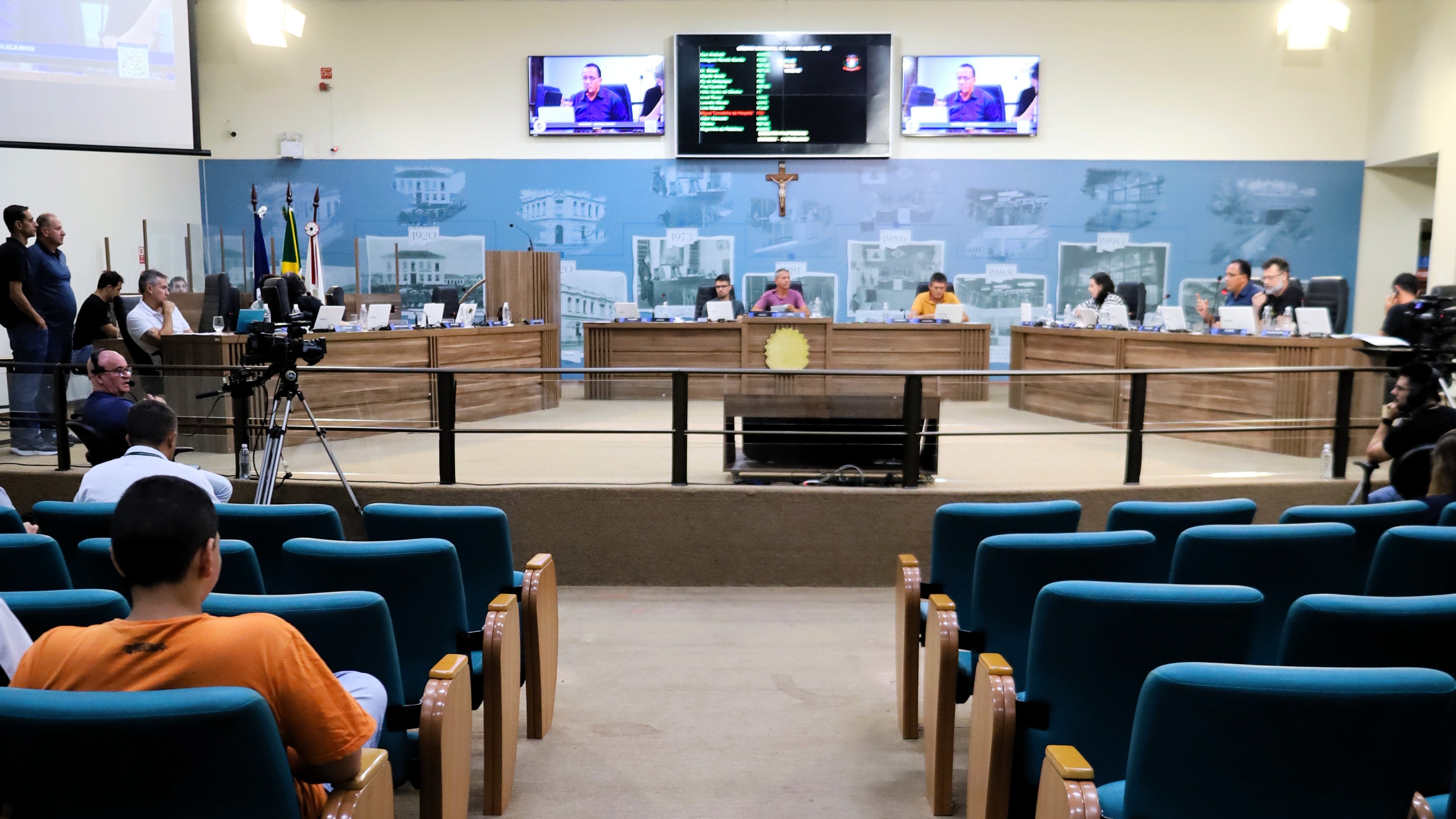 Vereadores apreciam requerimentos com foco em fiscalização e infraestrutura