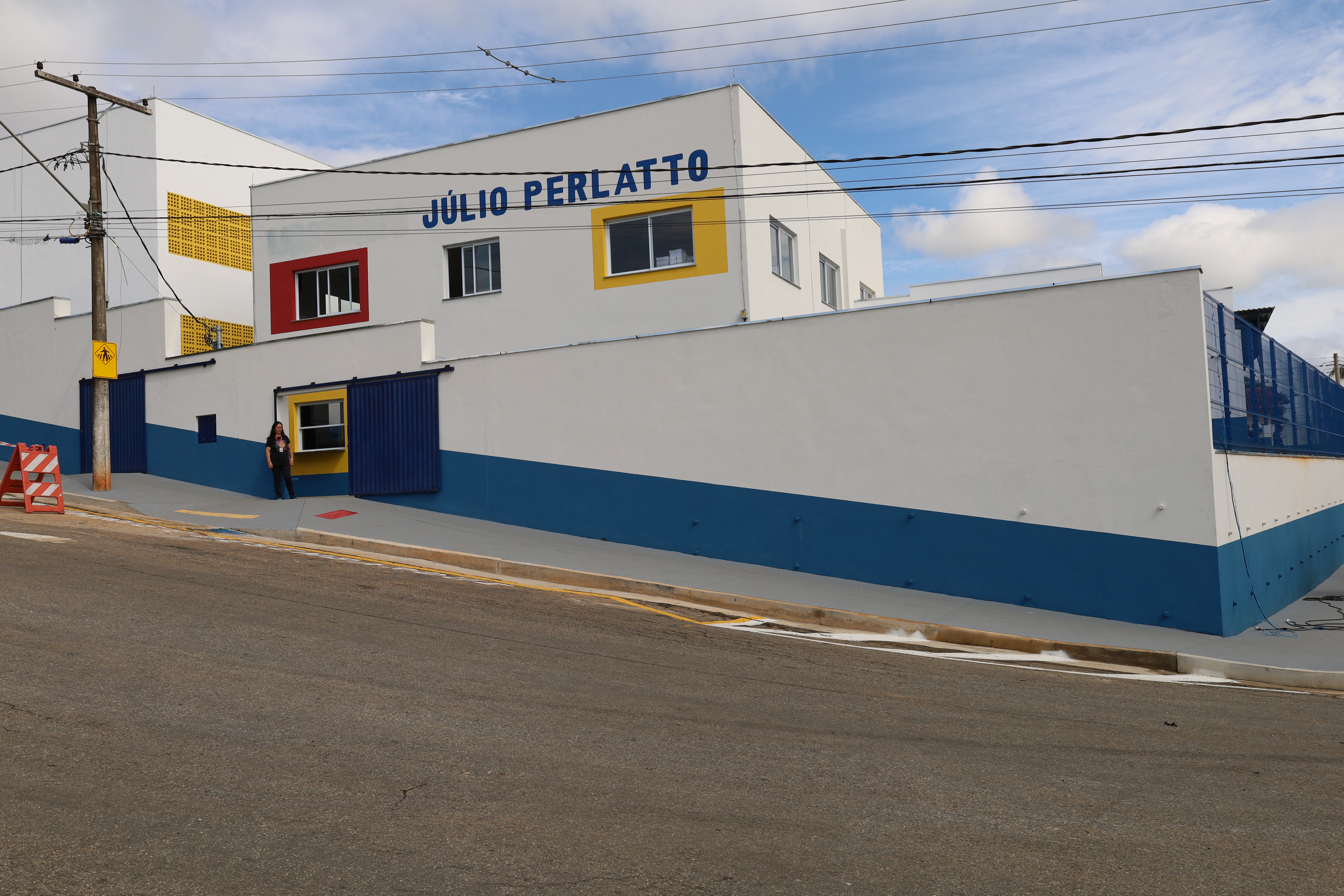 Vereadores participam da abertura oficial da Escola Municipal Monsenhor Júlio Perlatto no Cidade Jardim